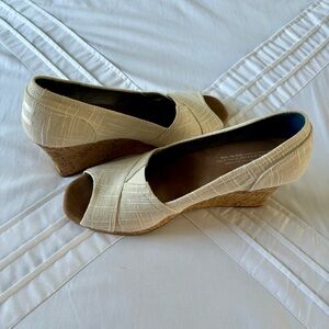 Tom’s Classic Wedge Natural Linen with Cork Wedge